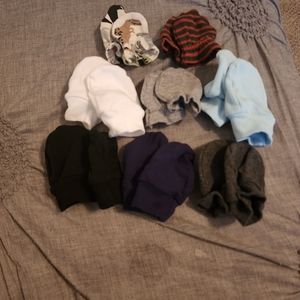 8 pairs of newborn gloves